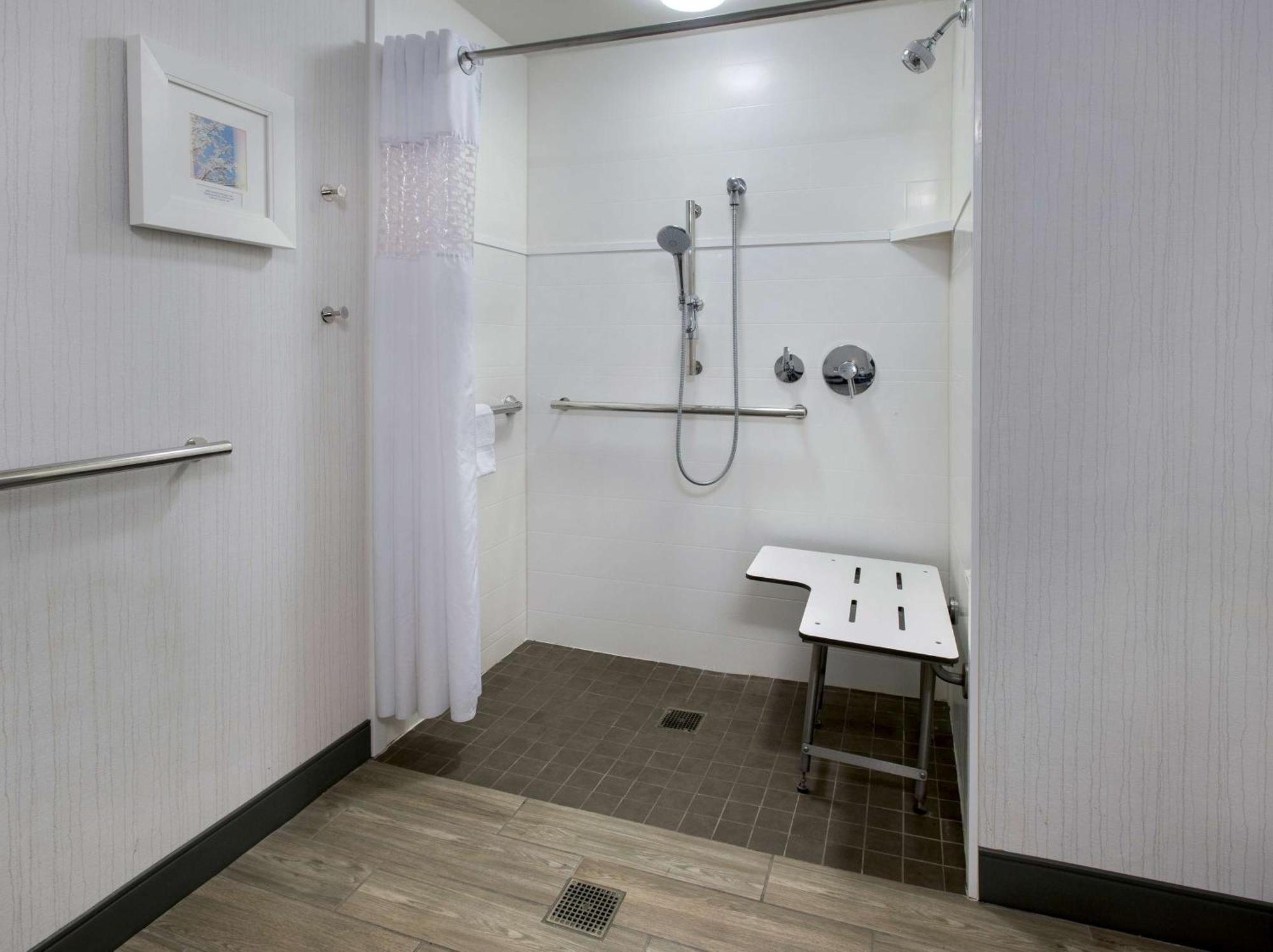 Hampton Inn Middletown Buitenkant foto