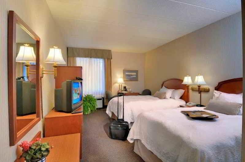 Hampton Inn Middletown Buitenkant foto